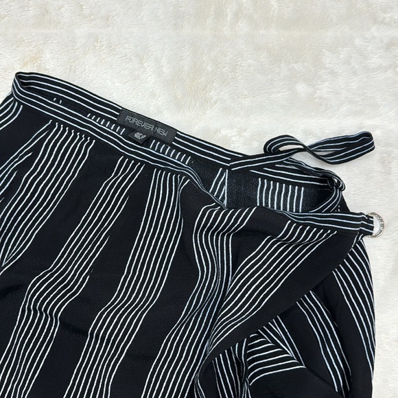 Forever New Wrap skirt - Picture 3 of 5